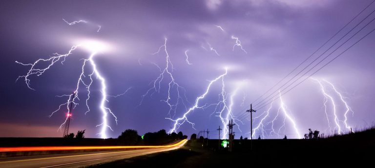 Τι κάνετε όταν πέφτουν κεραυνοί;