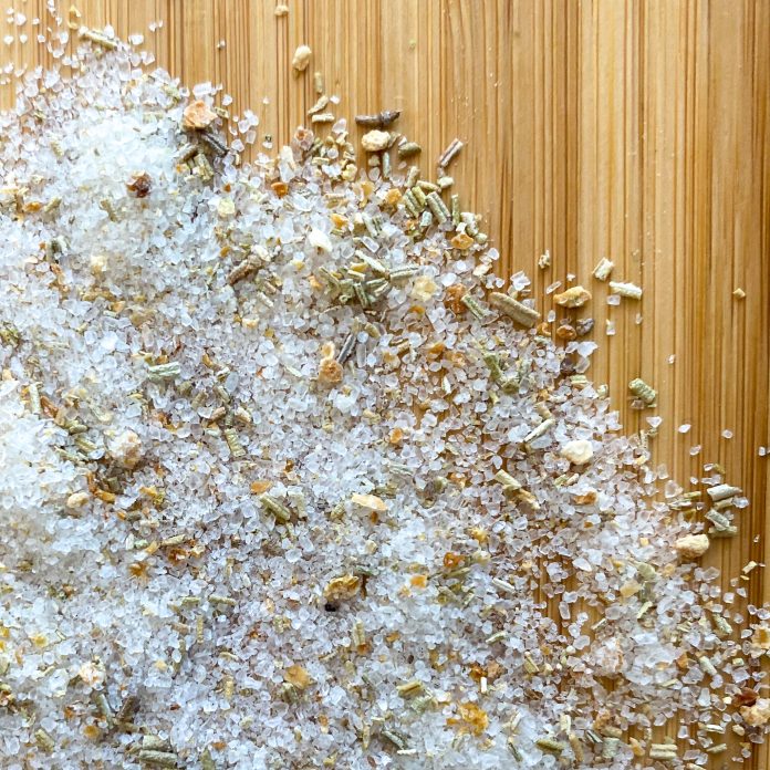 Salt-flavored-with-lemon-and-rosemary-2