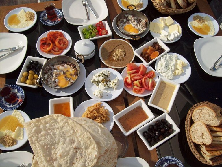 Τι πρέπει να τρώμε για πρωινό