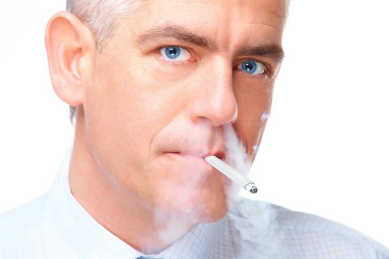Τροφές για να καθαρίσετε τη νικοτίνη από το σώμα σας