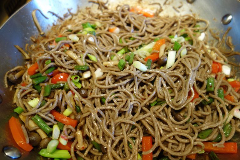 Νουντλς με μανιτάρια