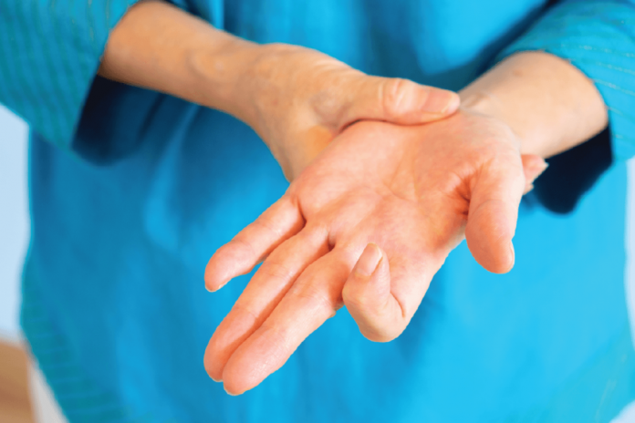 how-does-a-doctor-diagnose-trigger-finger-1024x683