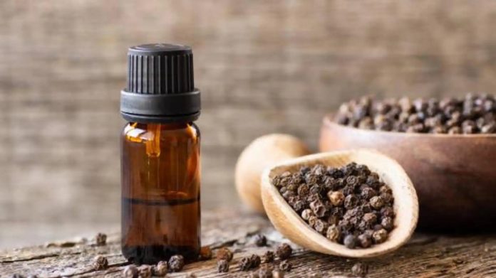 black-pepper-essential-oil-2